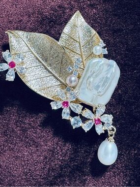 Gold Leaf Pearl & Crystal Brooch - Elegant Floral Design